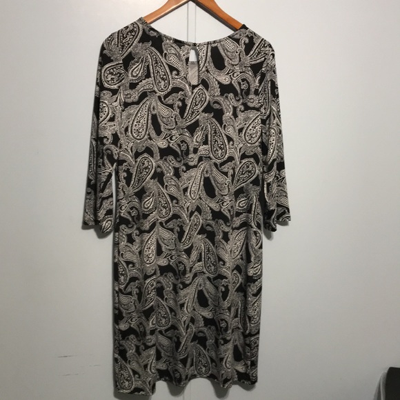 Paisley Dress with Key Hole Back - Picture 2 of 2